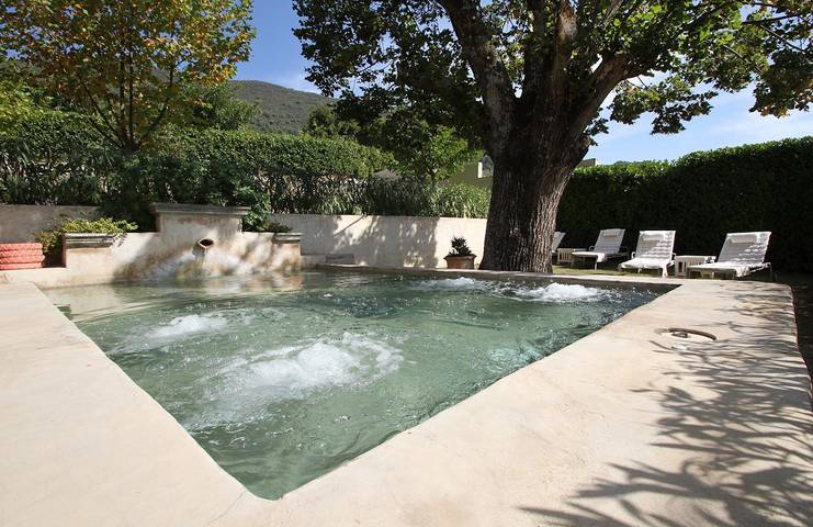 Gîte pour 4 personnes, avec terrasse ainsi que jardin et piscine à Nyons - 3
