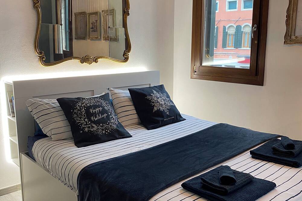Entire apartment, Vetrai House - Overlook Canal in Murano - Venice in Murano, Venice Province