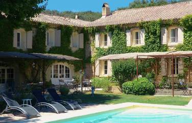Hôtel pour 2 personnes, avec jardin et piscine à Châteauneuf-du-Pape