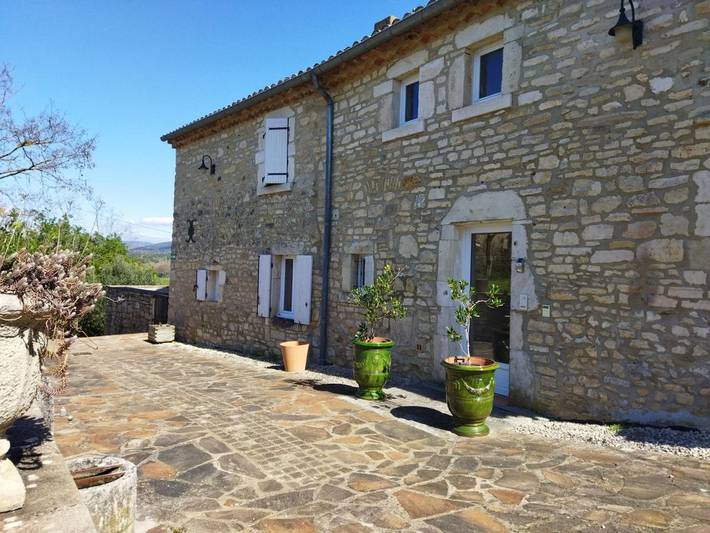 Chambre d’hôte pour 2 personnes, avec vue et piscine ainsi que terrasse et jardin à Vagnas - 2