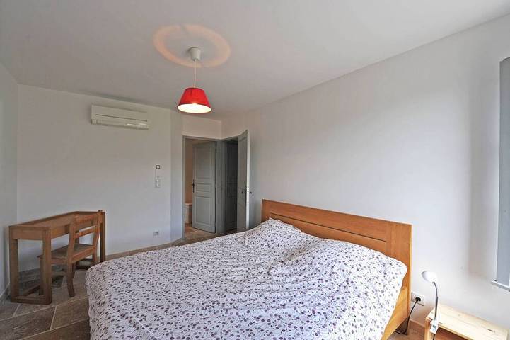 Gîte pour 6 personnes, avec jardin à Lioux - 3