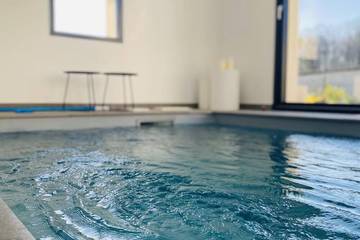 Gîte pour 7 personnes, avec jacuzzi et terrasse ainsi que jardin et sauna à Ballan-Miré