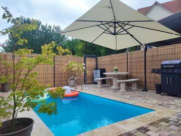 Gîte pour 2 personnes, avec piscine à Rivery