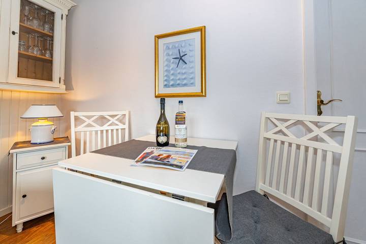 Ganze Wohnung, 2 -Zimmer-Ferienwohnung in Westerland - nur 400 Meter zum Strand. in Westerland, Sylt (Gemeinde)