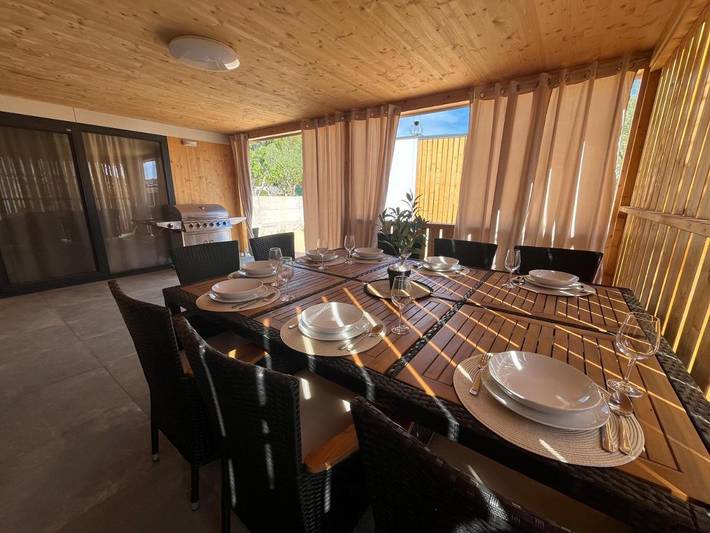 Camping für 8 Personen, mit Pool und Terrasse in Pakostane - 3