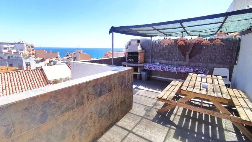 Apartamento para 8 personas, con Balcón además de Terraza y Vistas en Montgat