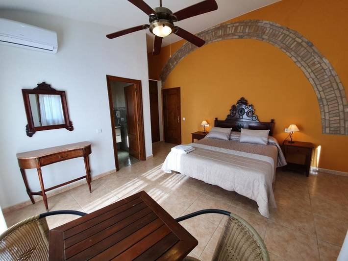 Hôtel pour 4 personnes, avec terrasse ainsi que jardin et piscine, animaux acceptés à Peralada - 4