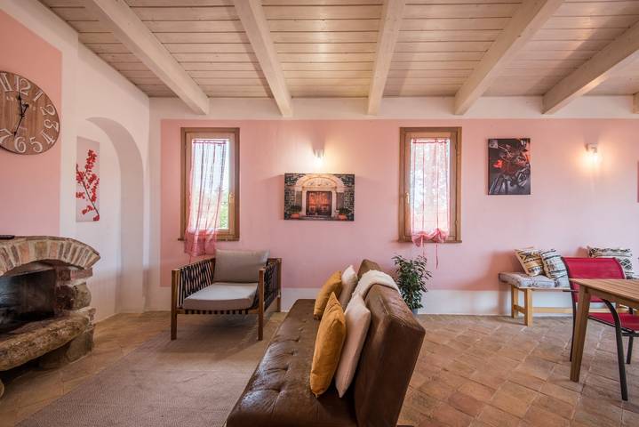 Appartamento intero, Chalet "Cigno" con piscina condivisa e Wi-Fi in Trequanda, Siena e dintorni