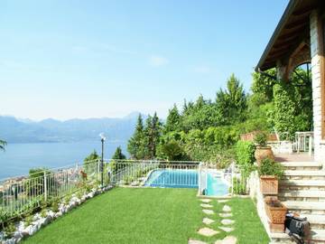 Maison De Vacances pour 6 Personnes dans Torri del Benaco, Montagnes autour du lac de Garde, Photo 1