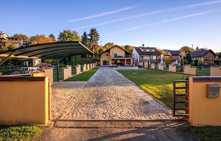 Charmante 2-Zimmer-Wohnung mit Pool in der Nähe der Drau in Osijek-Baranja