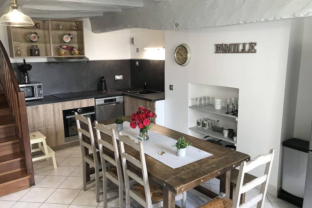 Charming stone house, 3*, quiet, close to amenities, Touraine Cottage in Montlouis-sur-Loire, Tours und Umgebung