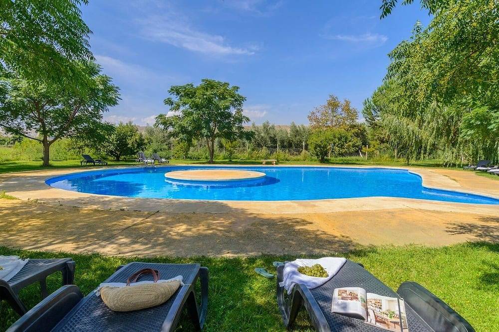 Casa vacanza a Fonelas a partire da 130€ a notte
