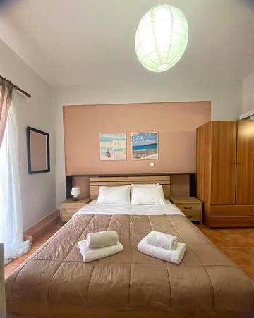 Gîte pour 2 personnes, avec terrasse dans Itéa
