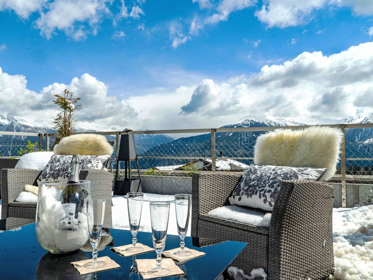 Vacation Rental for 6 Guests in Montana (Switzerland), Sion - Sierre region