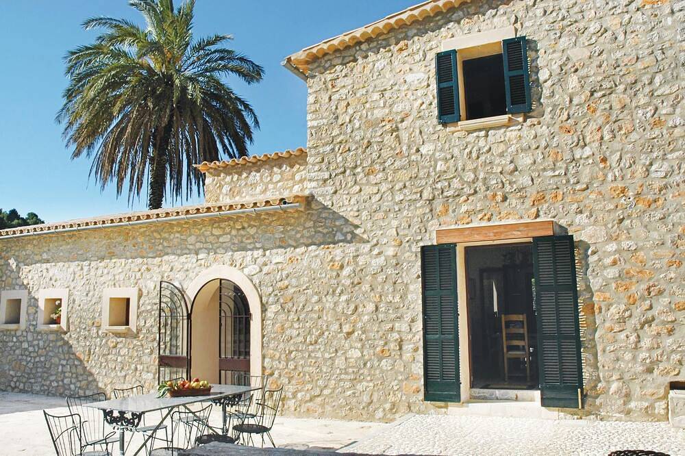 Awesome home in Estellencs in Estellenchs, Mallorca Oeste