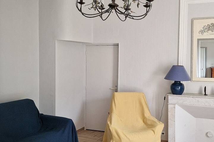 Appartement entier, 1 bedroom apartment in eyguieres gite vue sur parc in Eyguières, Région d'Arles