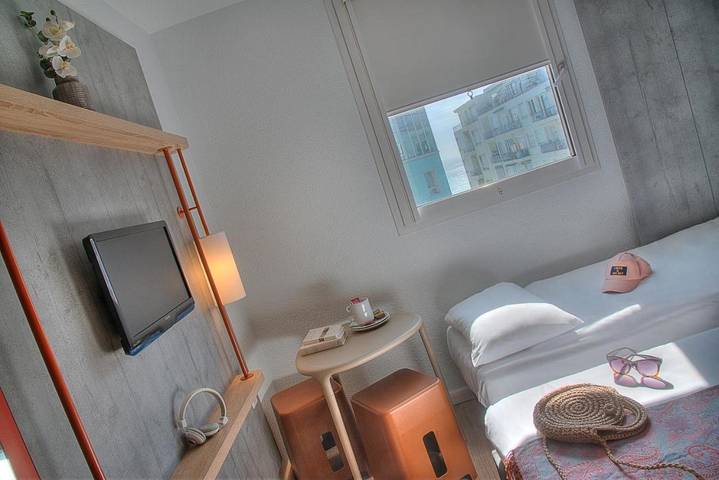 Hôtel pour 5 personnes, animaux acceptés dans Plage Fabron Bambou Nice - 2