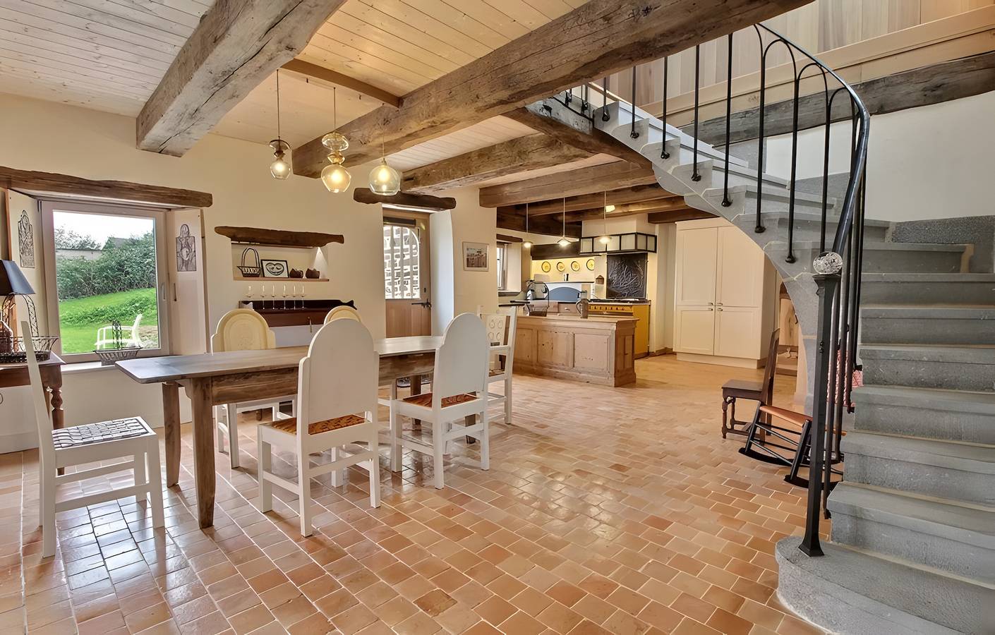 Propiedad de campo típica bretona renovada, cerca de rutas de senderismo in Pleyben, Châteaulin und Umgebung