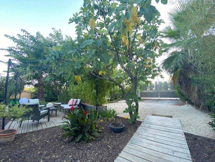 Location de vacances pour 6 personnes, avec jacuzzi et piscine ainsi que bassin pour enfant et jardin à La Farlède - 4