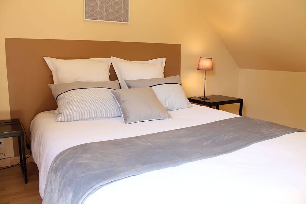 The little sea of Gâvres in Merlevenez, Côte des Mégalithes