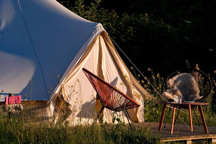 Camping voor 2 personen, with Terras and Whirlpool as well as Tuin and Uitzicht in het Nationaal Park Weerribben-Wieden
