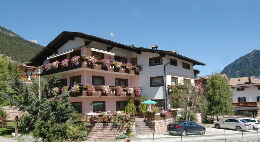 Appartamento per 6 persone, con Terrazza e Giardino nonché Panorama a Vigo di Fassa