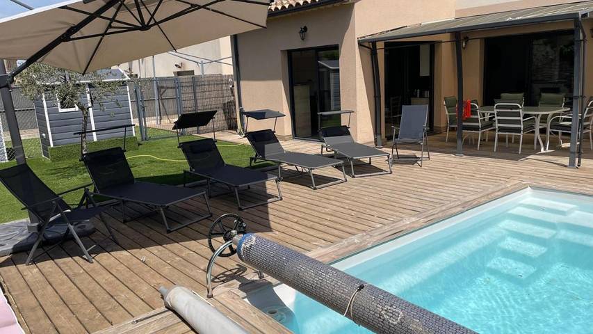 Location de vacances pour 6 personnes, avec piscine ainsi que jacuzzi et jardin, adapté aux familles à Malemort-du-Comtat - 2