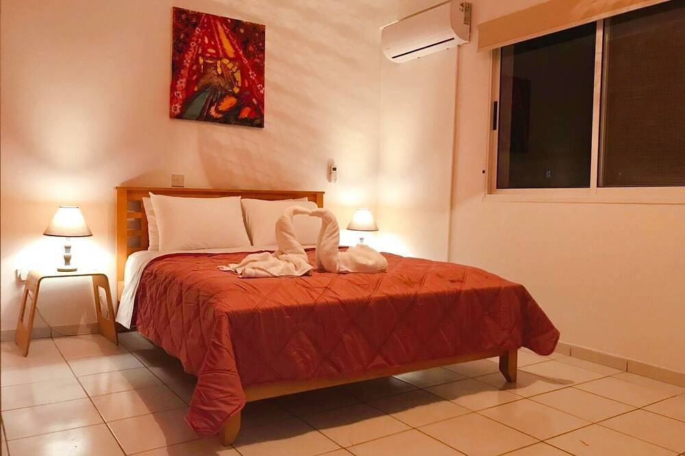 Apartment for 3 People in Kato Paphos, South Cyprus