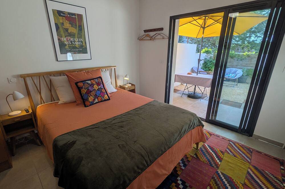 Apartamento entero, A quiet room with a private courtyard in Teyran, Region de Montpellier