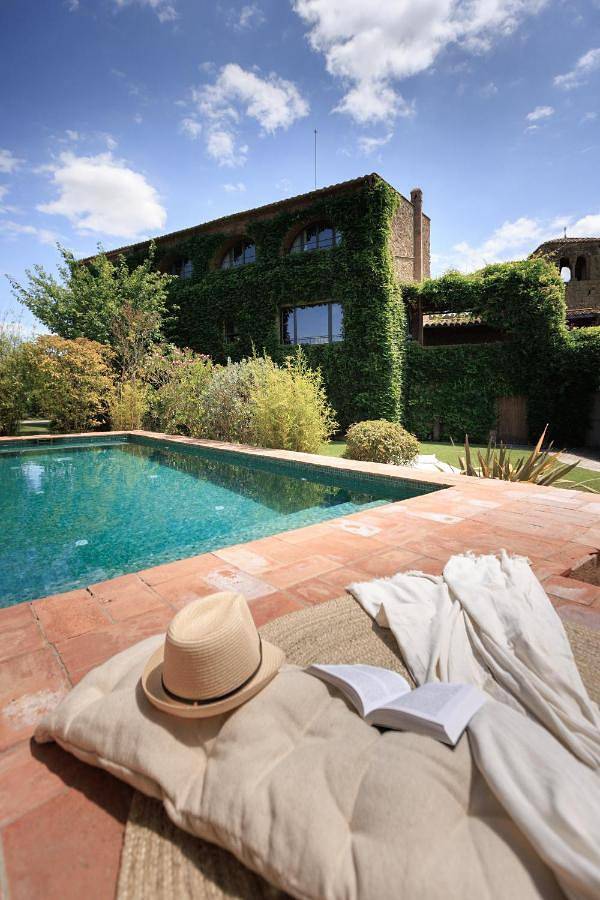 Casa rural para 2 personas, con Terraza y Jardín además de Piscina y Vistas en Peratallada