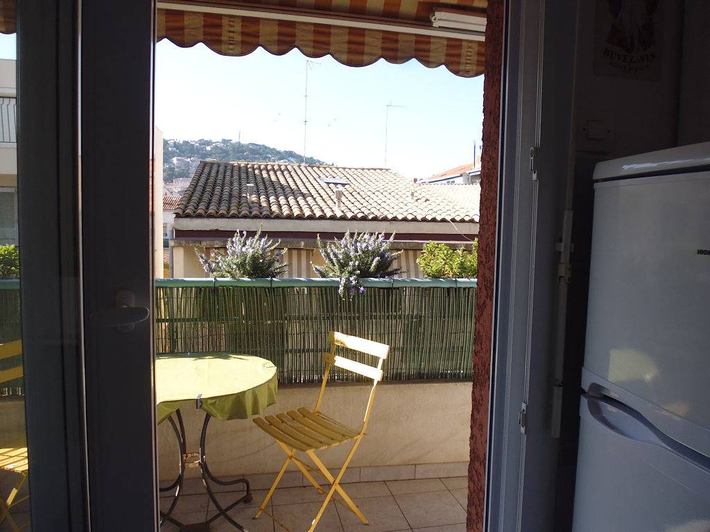 Appartement entier, Appartement centre-ville, balcon, vue dégagée viltrès lumineux in Sète, Côte d'Améthyste