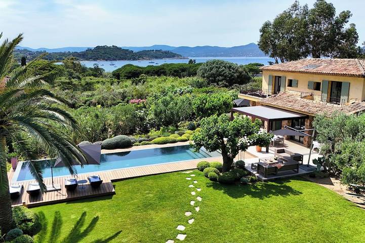 Villa pour 12 personnes, avec balcon et jardin