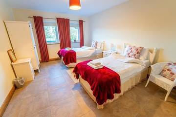 Holiday Home for 8 People in Killybegs ED, Donegal, Photo 1