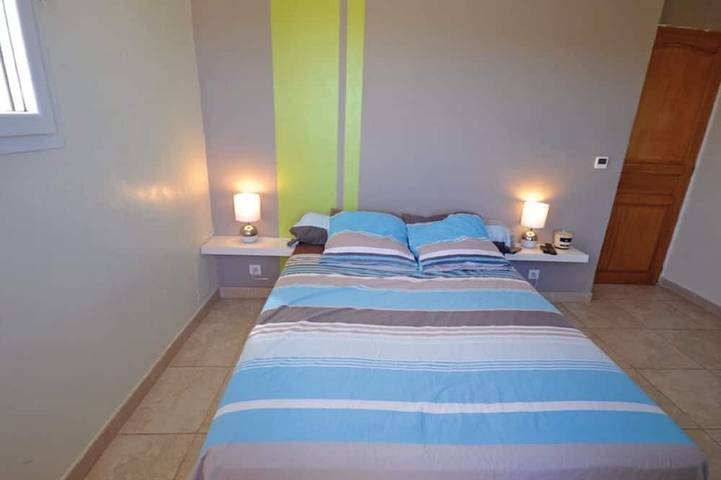 Promo!Hermosa villa en una zona tranquila con piscina a 7 minutos de Mandelieu in Les Adrets-de-l'Estérel, Costa mediterránea (Francia)