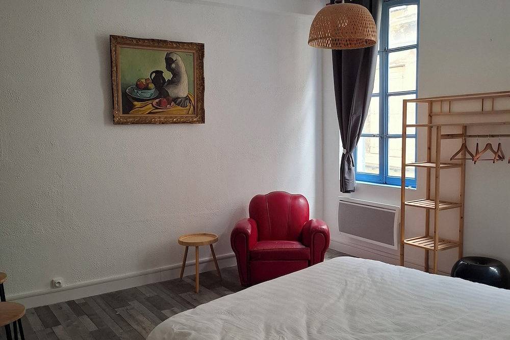 Entire apartment, Studio in the heart of Sommières in Sommières, Nimes region