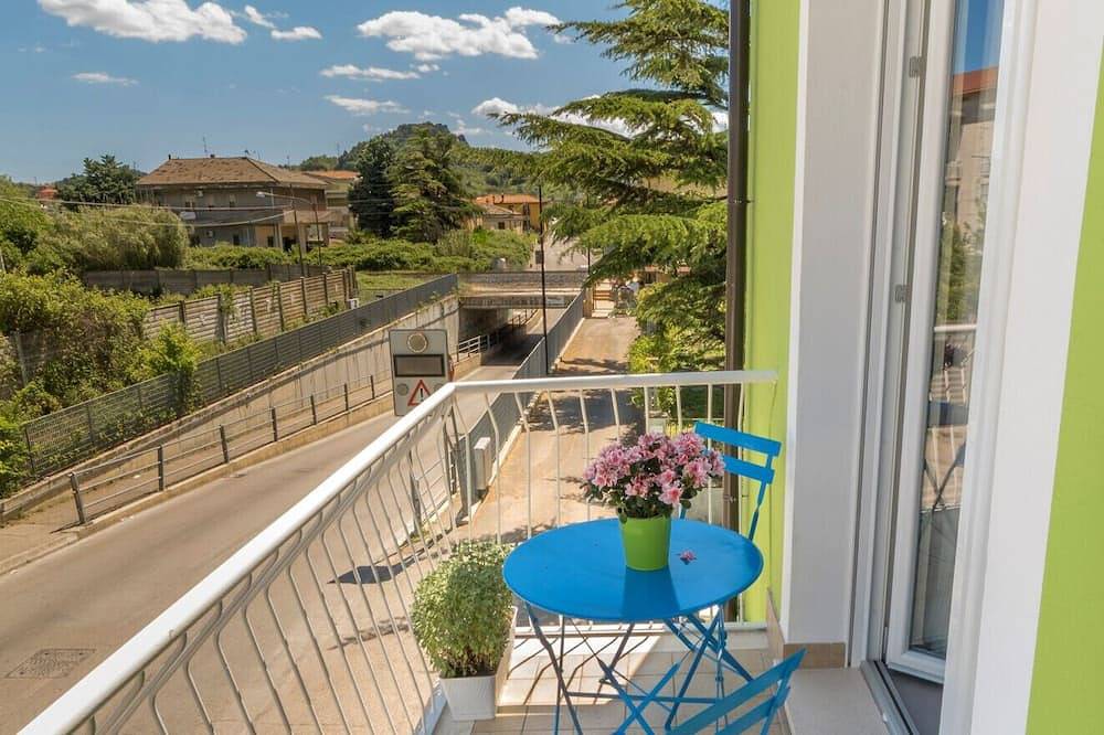 Double/twin room with bathroom and king size bed near Pescara airport in Pescara, Adriatic Coast Abruzzo