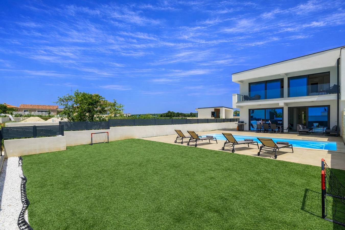 Villa Melia - eine gemütliche Villa mit 4 Schlafzimmern und privatem Pool in Kanfanar, Zentralistrien