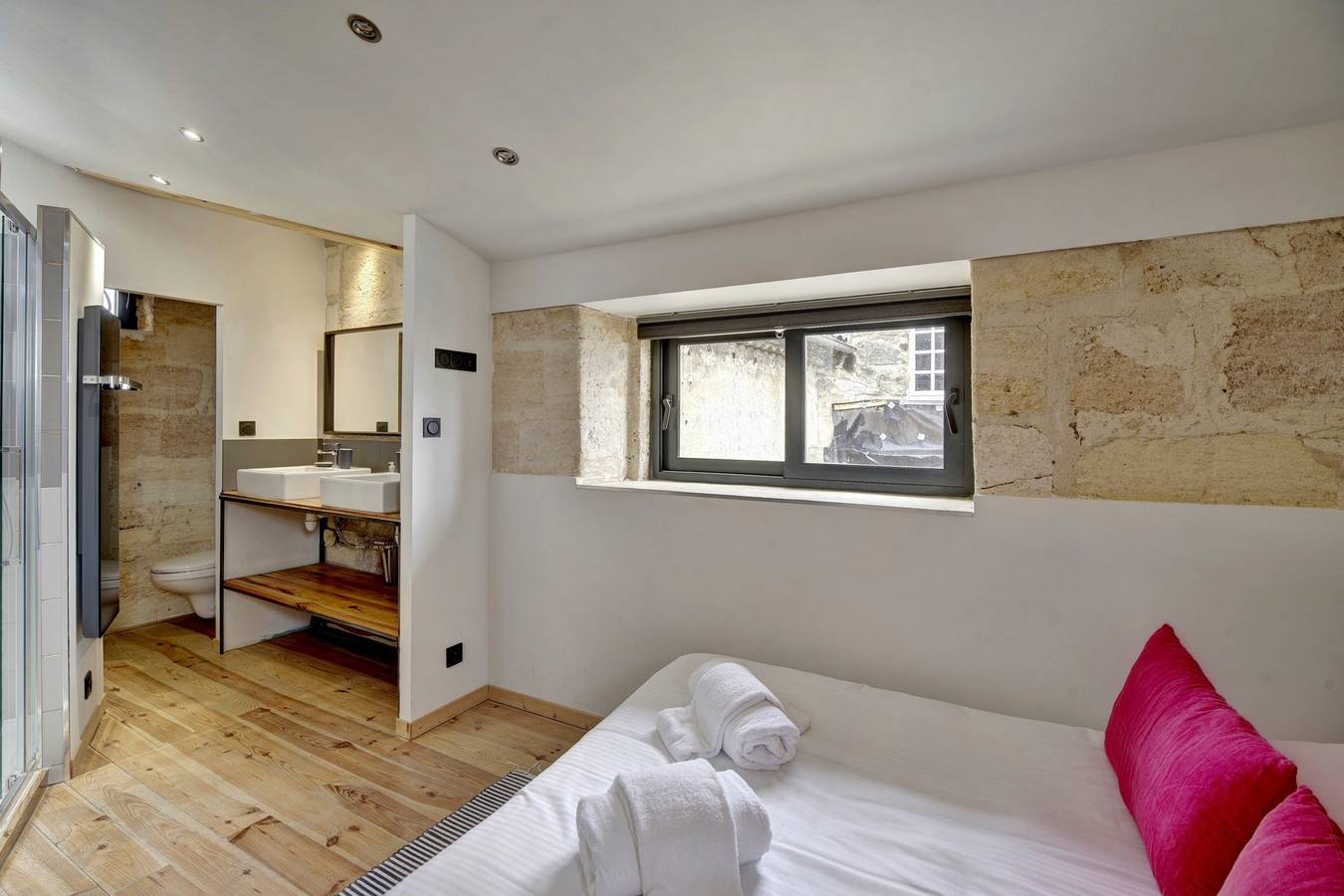 Entire apartment, Au Marché des Capucins - Joli T2 en duplex in Bordeaux, Bordeaux region