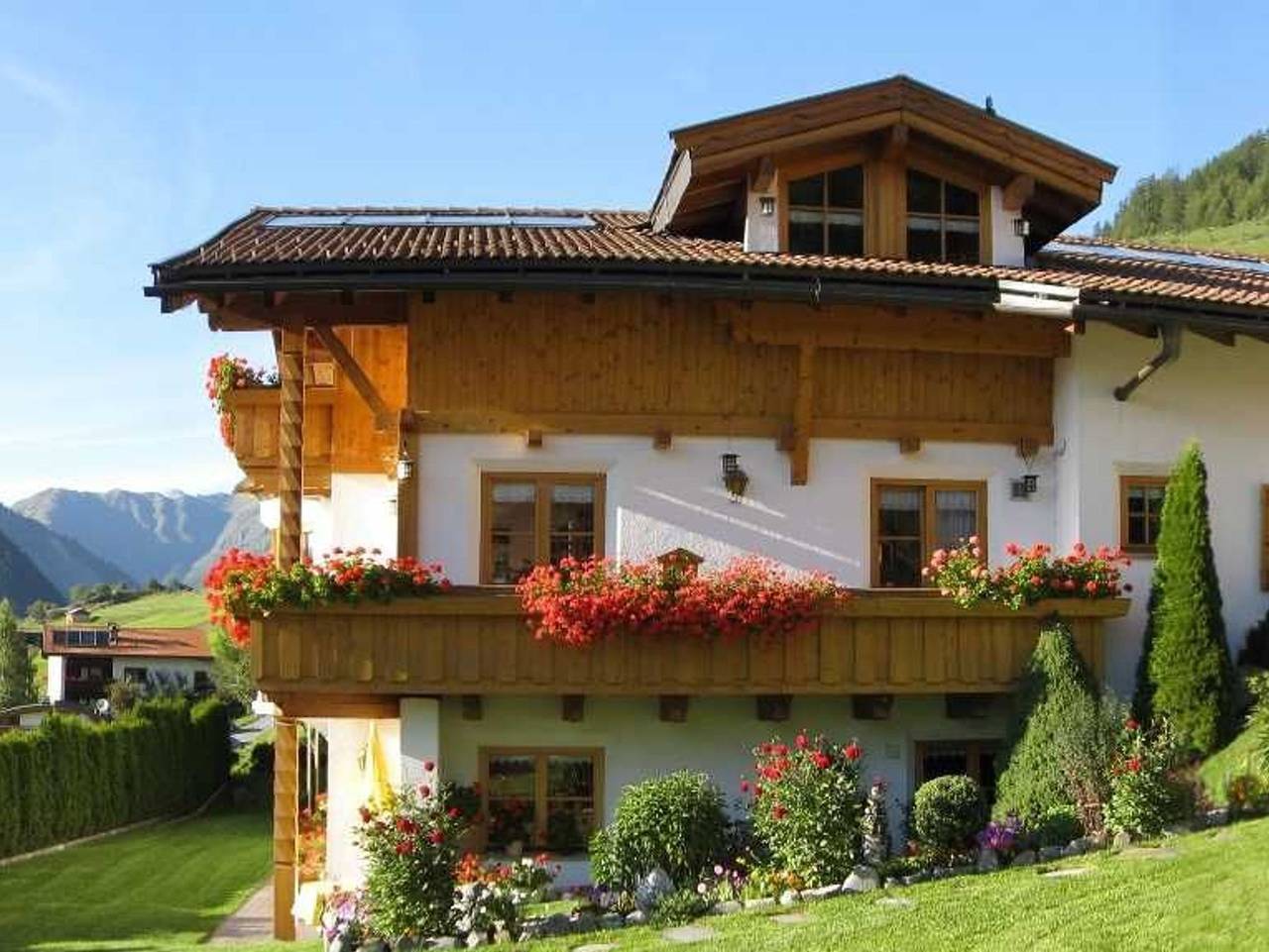 Haus Brigitte - Ferienwohnung Dreiländerblick in Nauderer Berge, Nauders
