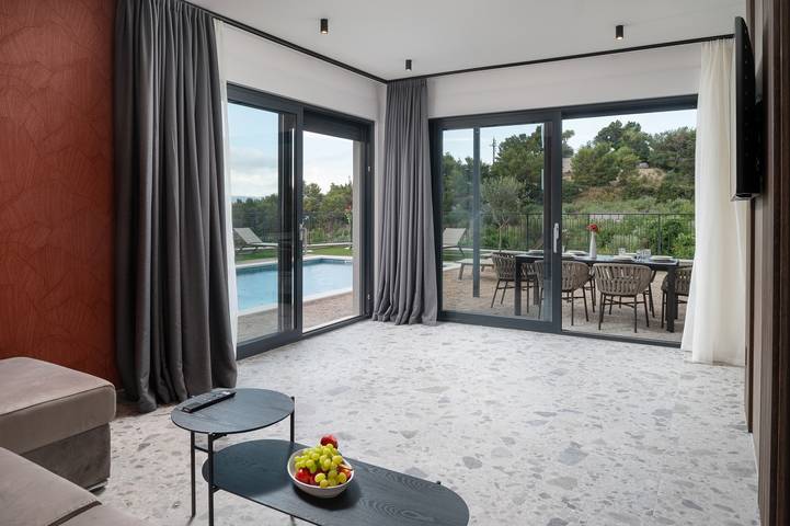 Luxusvilla David 1 beheizter Pool 38m2 Grill Meerblick in Grljevac (Podstrana), Podstrana