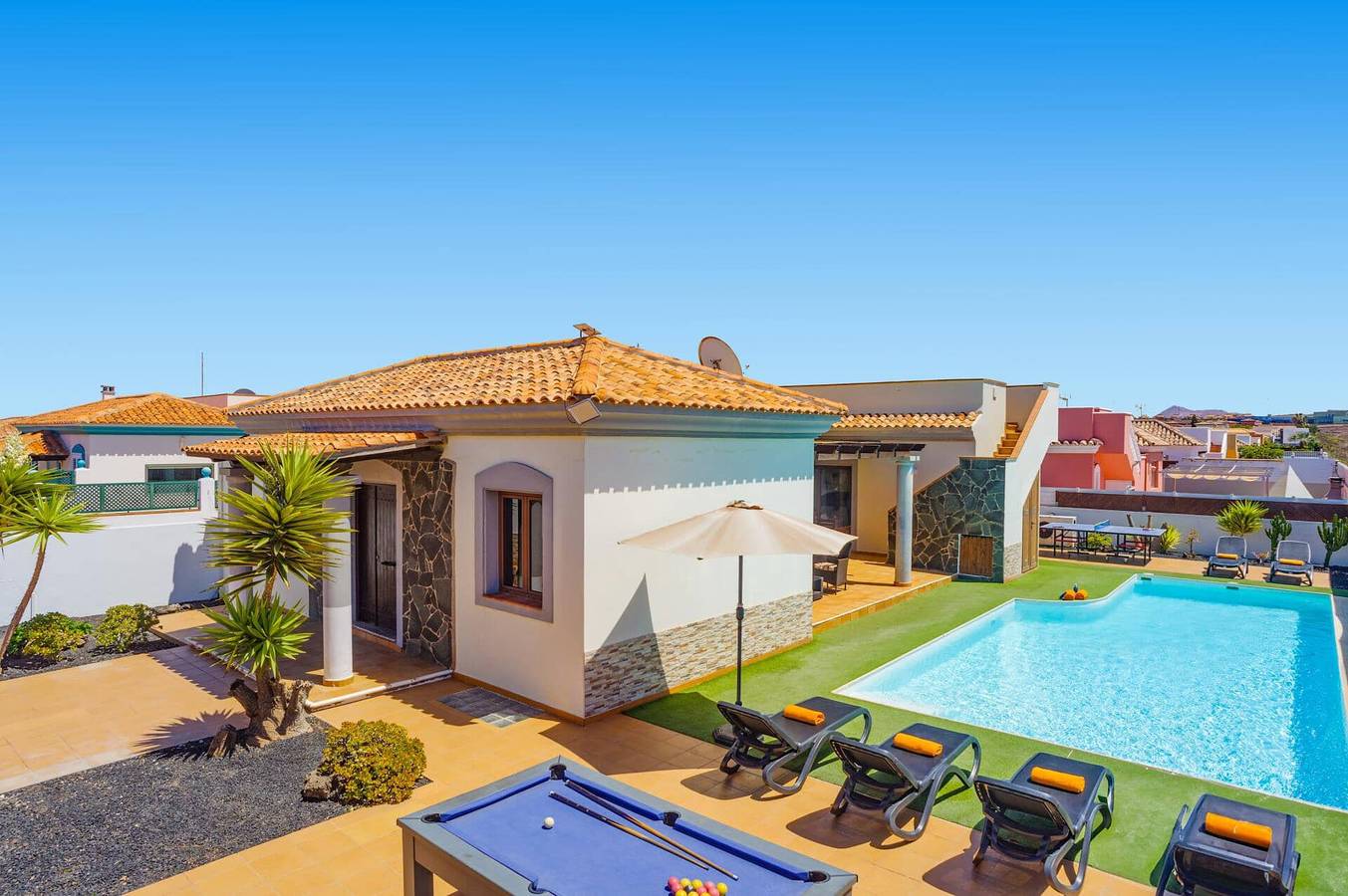 Villa Maca by Villa Plus in Oasis Tamarindo, La Oliva