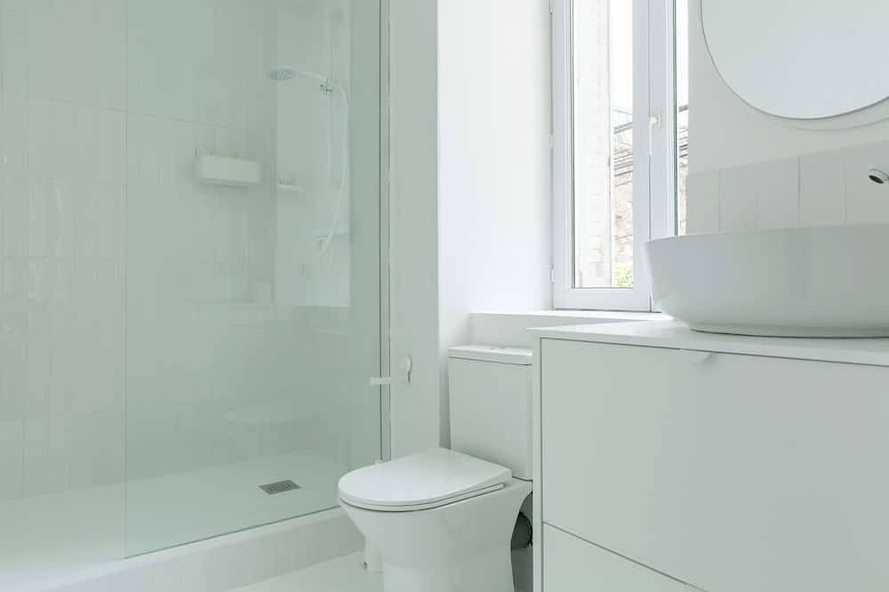 Entire apartment, Studio by the Loire - Near center and airport in Nantes, Nantes region