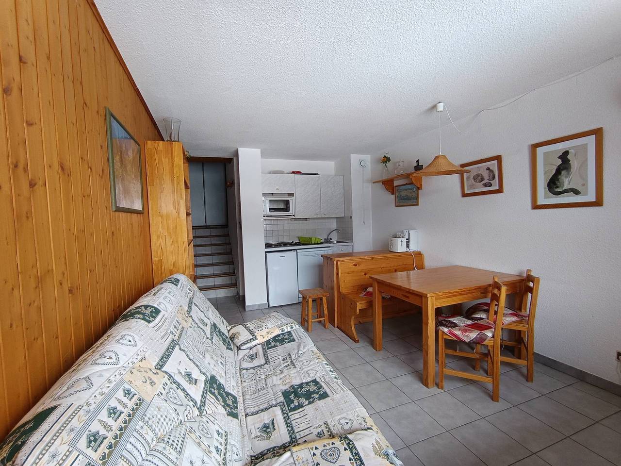 Studio entier, Grand studio ski aux pieds, lumineux et animaux acceptés in Montgenèvre, Région de Briançon