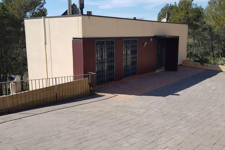 Chalet para 8 personas, con jardín y balcón además de piscina y vistas en Garraf - 2