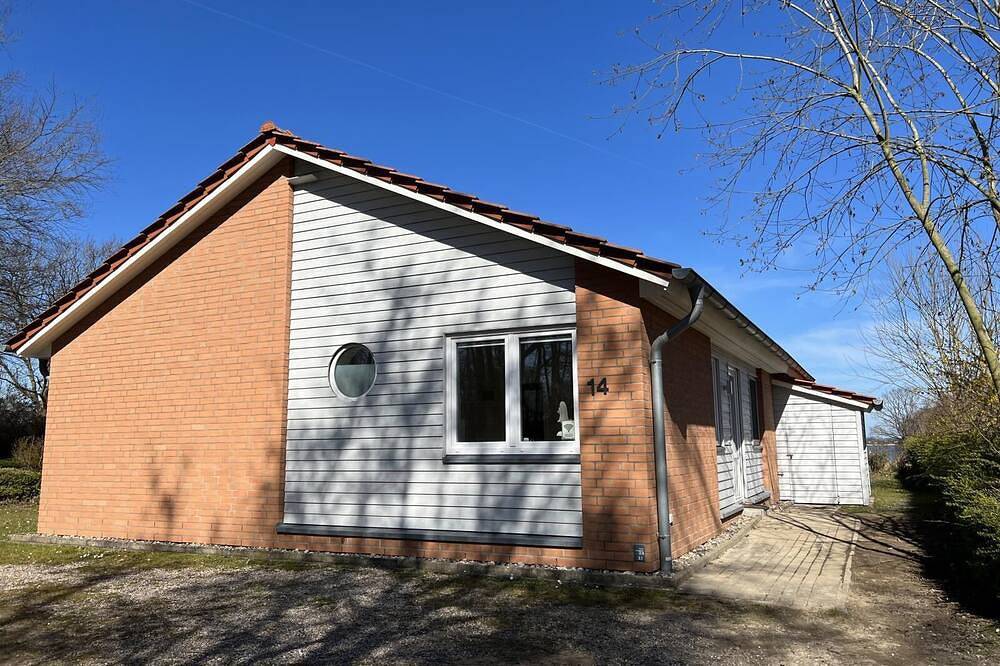Im und um das \"Salzwiesenhaus\" finden Sie alles, was Sie zum Entspannen und Wohlfühlen in Ihren Ferien vom Alltag benötigen, mit wunderbarem Blick auf die Schlei vom Garten aus in Schlei, Kosel