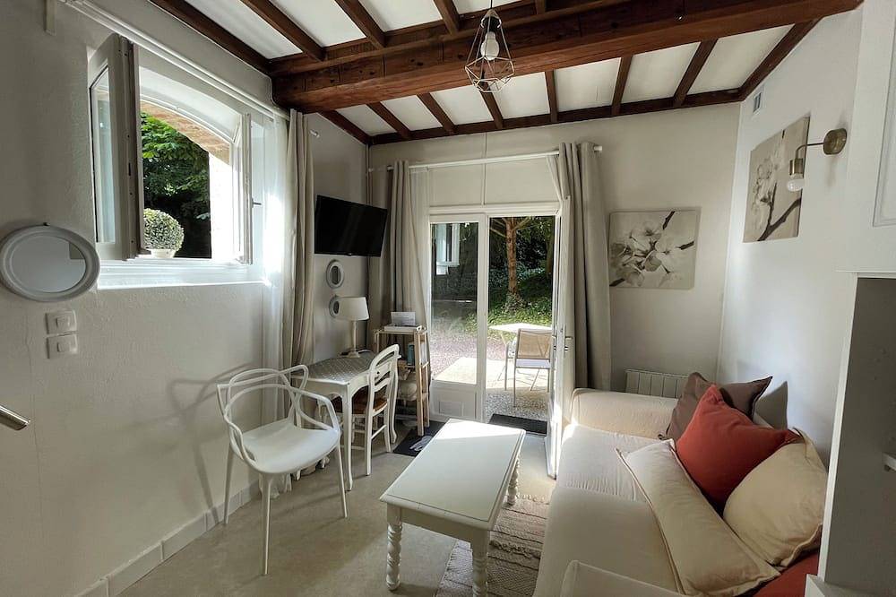 Quiet, small house with terrace, in the center of Bayeux in Bayeux, Bayeux en omgeving