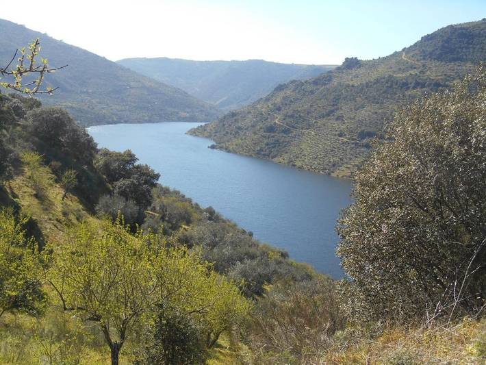 Location de vacances pour 6 personnes, avec terrasse ainsi que vue sur le lac et vue dans Mogadouro - 2
