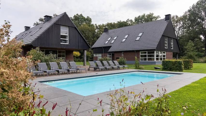 Ferienhaus für 21 Personen, mit Garten und Sauna sowie Pool in Aalten