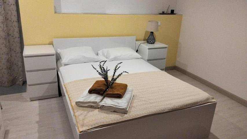 Gîte pour 3 personnes, avec jardin dans Almodôvar