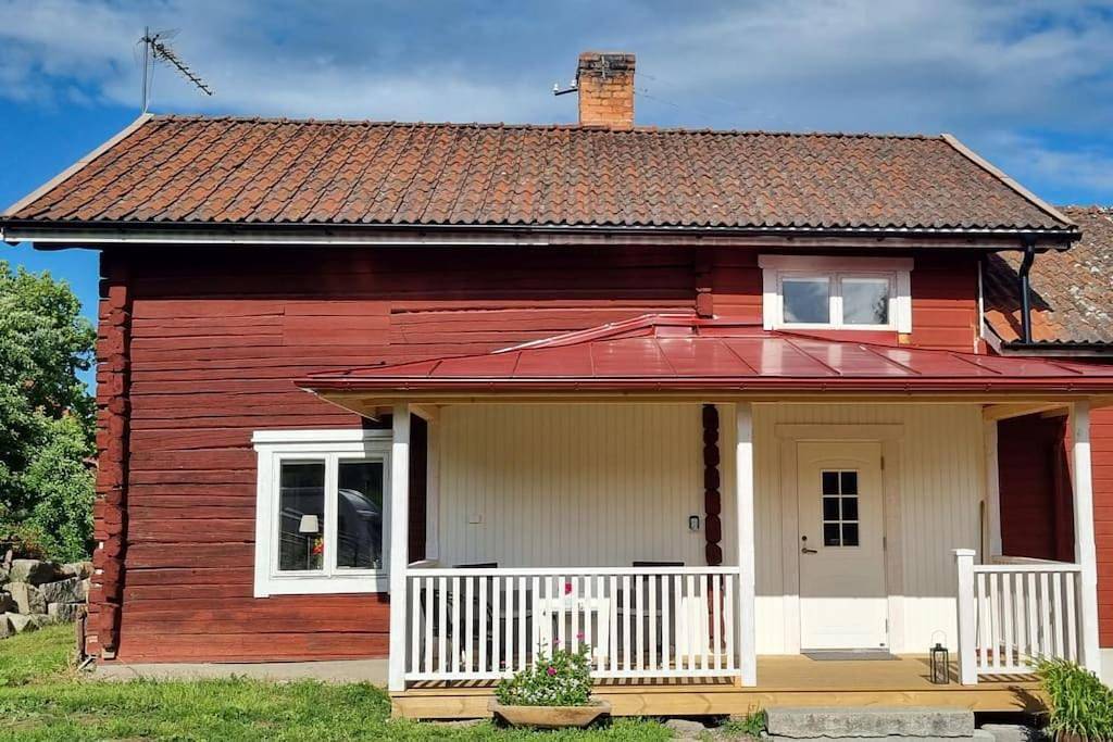Rymlig dalastuga i Siljansnäs 4-6 bäddar in Siljansnäs, Leksand